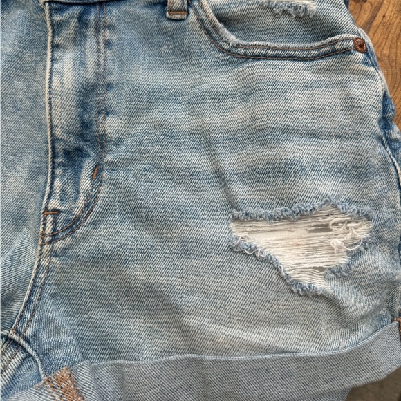 SOLD: American Eagle Mom Shorts - Picture 5 of 10